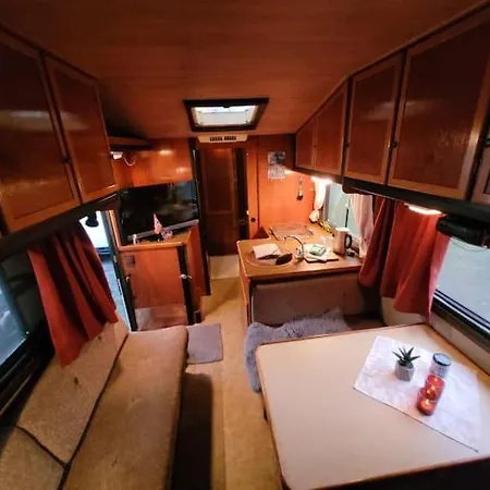 Lofoten Backyard, Youth Vw-ostel, Clou Grand Suitte Parque de Campismo Svolvær